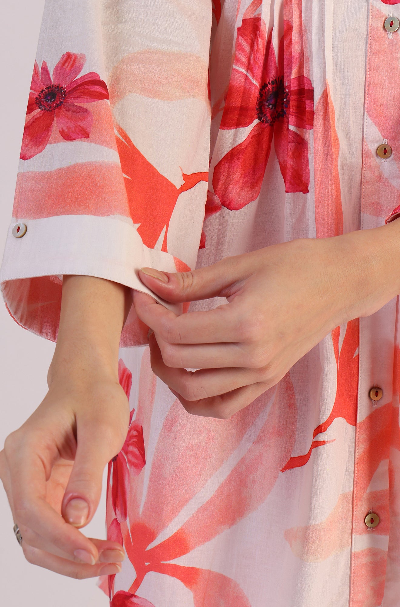 White Bold Floral Printed Pure Cotton Tunic and Straight Pants Co-ord Set - View 4